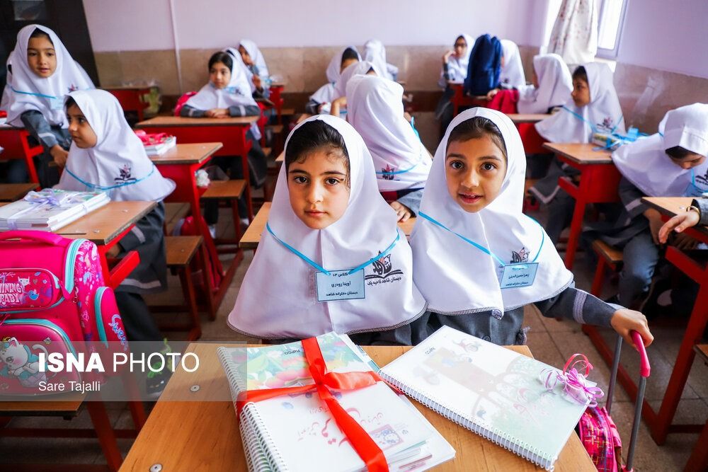 حضور دانش‌آموزان اتباع در کلاس‌های درس به نسبت دانش‌آموزان ایرانی است