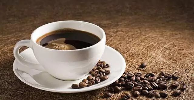 قهوه باعث کوتاه‌ماندن قد می‌شود؛ افسانه یا واقعیت؟ | پایگاه خبری لوقمه | Lughme