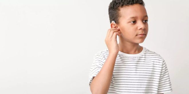 این پسربچه ناشنوا با «درمان انقلابی» توانست برای اولین بار بشنود | پایگاه خبری لوقمه | Lughme